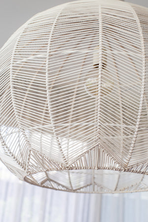 WHITE ROUND RATTAN PENDANT