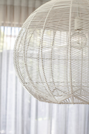 WHITE ROUND RATTAN PENDANT