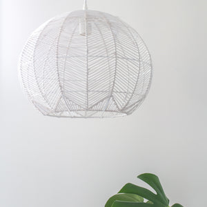 WHITE ROUND RATTAN PENDANT